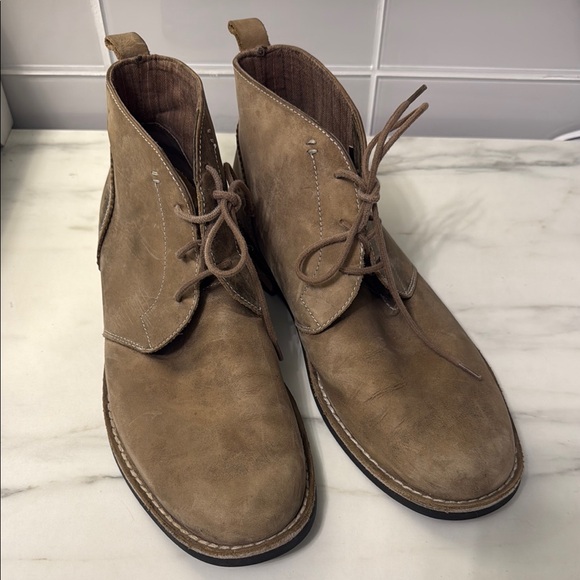 Men’s Penguin Leather Brown Chukka Boots - Picture 1 of 11